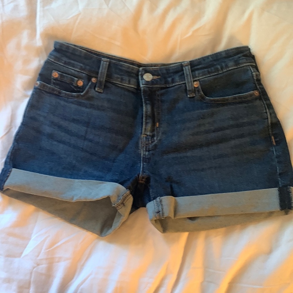 Levi’s mid-rise jean short